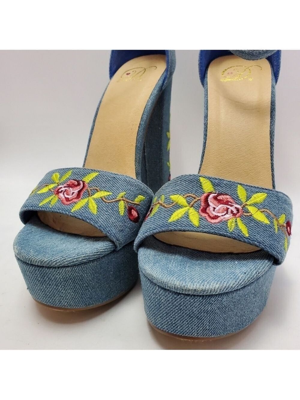 Heart in D Blue Denim Floral Embroidered Platform Heels Sandals Size 8 - Picture 10 of 12